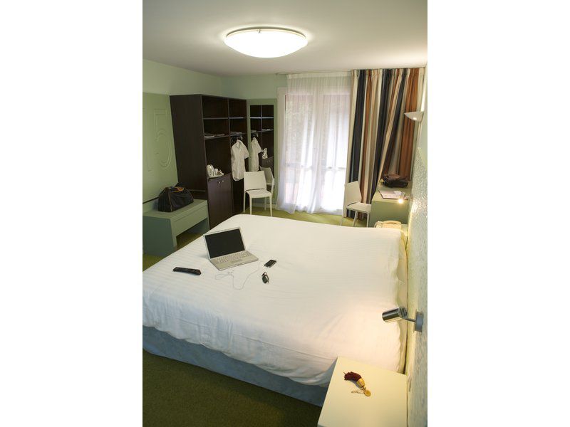 Logis Le Rabelais Hotel- Restaurant - Spa Fontenay-le-Comte Esterno foto